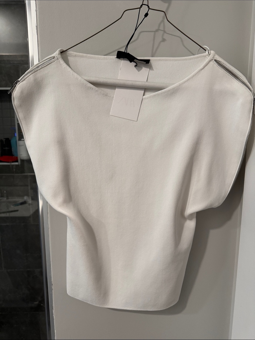Zara White Short-Sleeve Top with Shoulder Zippers